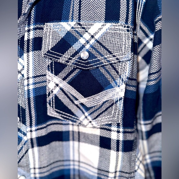 BKE Standard Fit Snap Button Flannel Shirt - Blue, White & Black Plaid size M - Picture 3 of 5